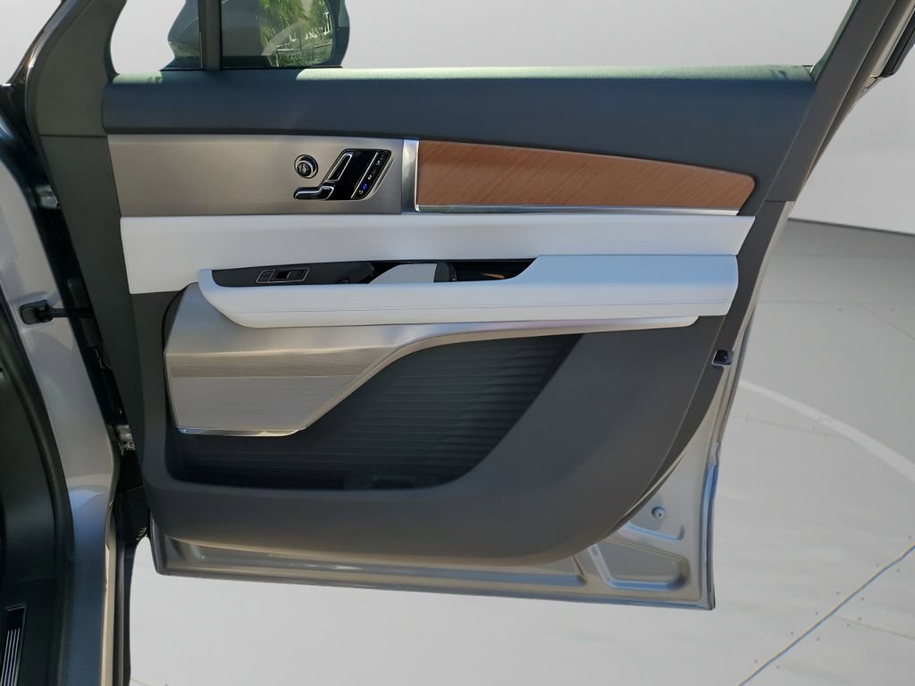 New 2026 Cadillac Vistiq Luxury w/ LPO, Floor Liner Package image 13