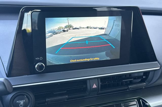 Certified 2025 Toyota Prius LE FWD image 24