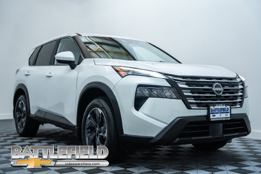 Used 2025 Nissan Rogue SV AWD/4WD image 1
