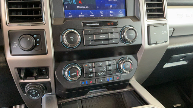 Used 2021 Ford F350 Lariat AWD/4WD image 17