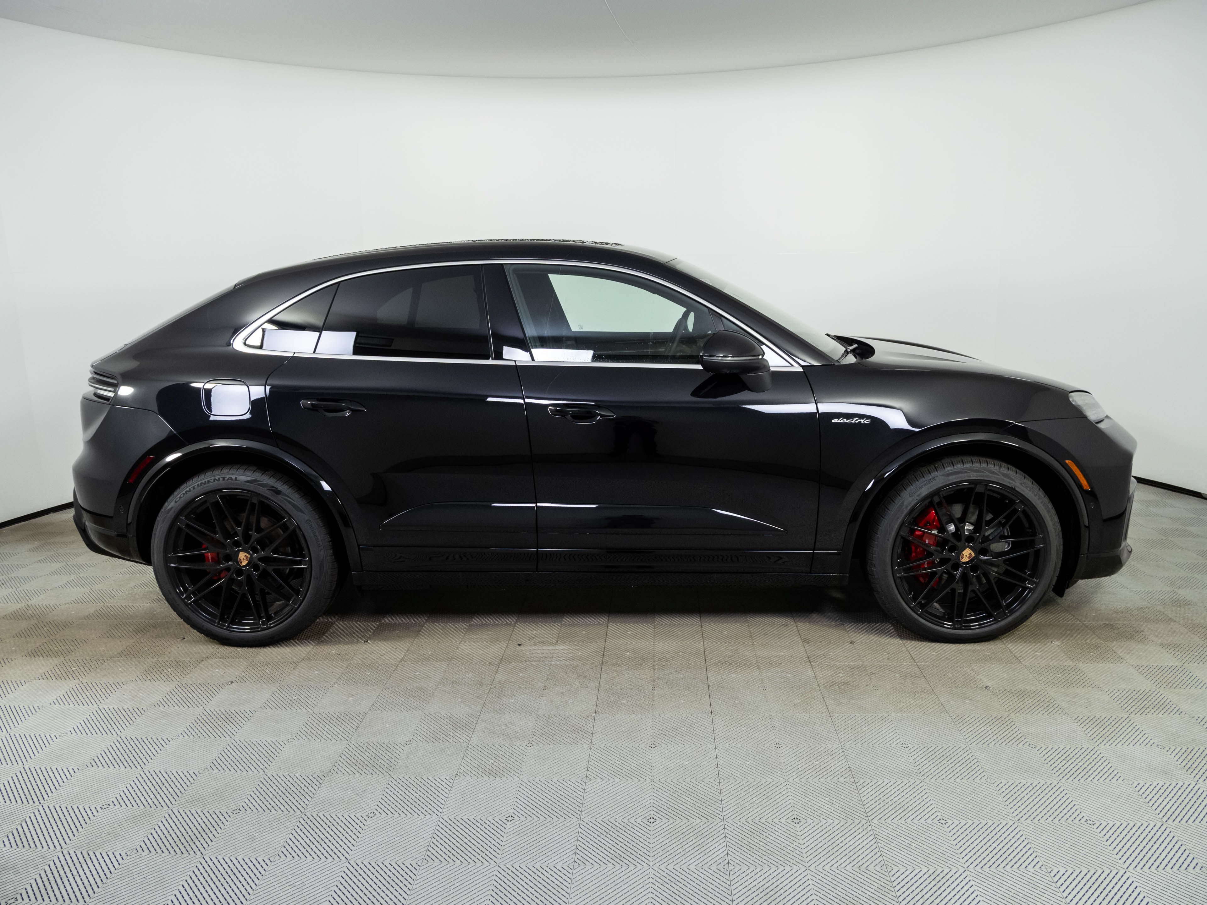 New 2026 Porsche Macan 4S Electric AWD/4WD image 28