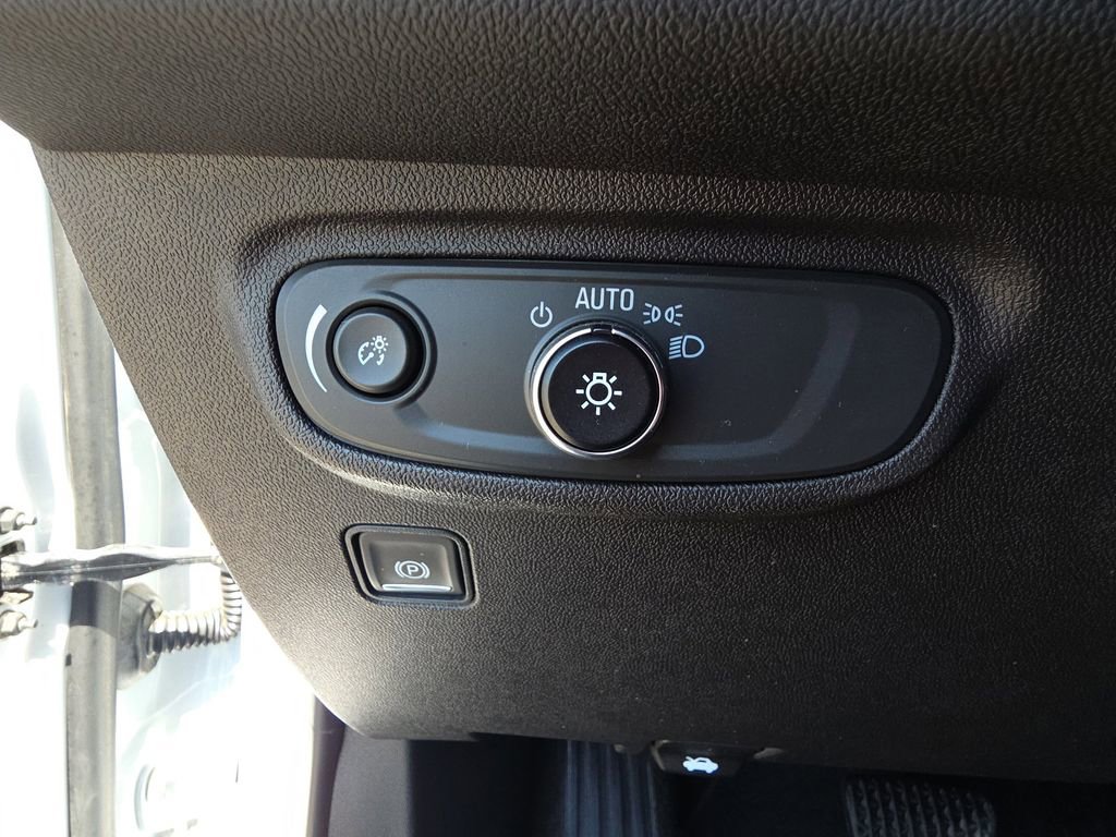 Used 2023 GMC Terrain SLE image 20