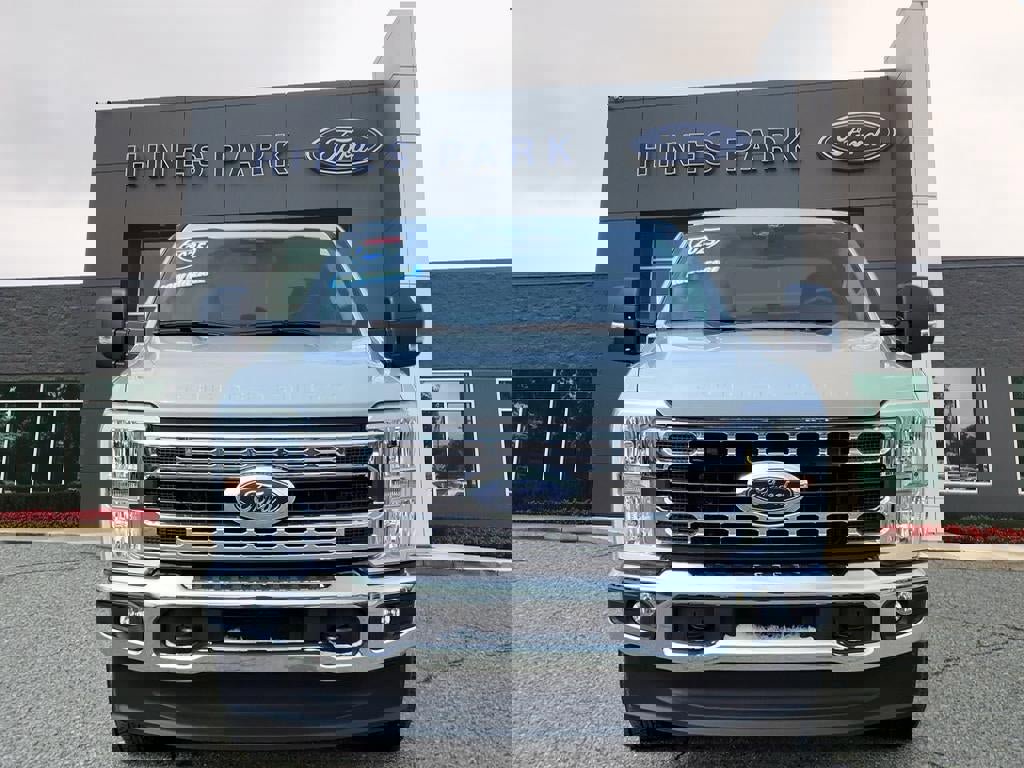 Certified 2025 Ford F250 XLT image 2