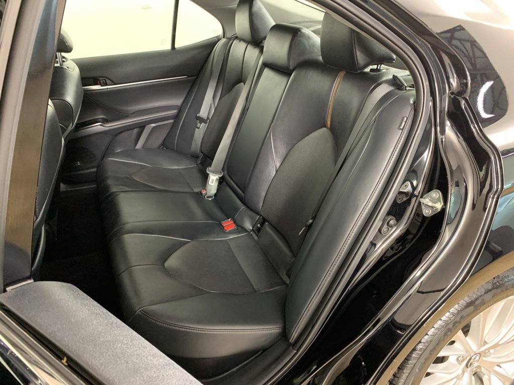 Used 2020 Toyota Camry XLE FWD image 32