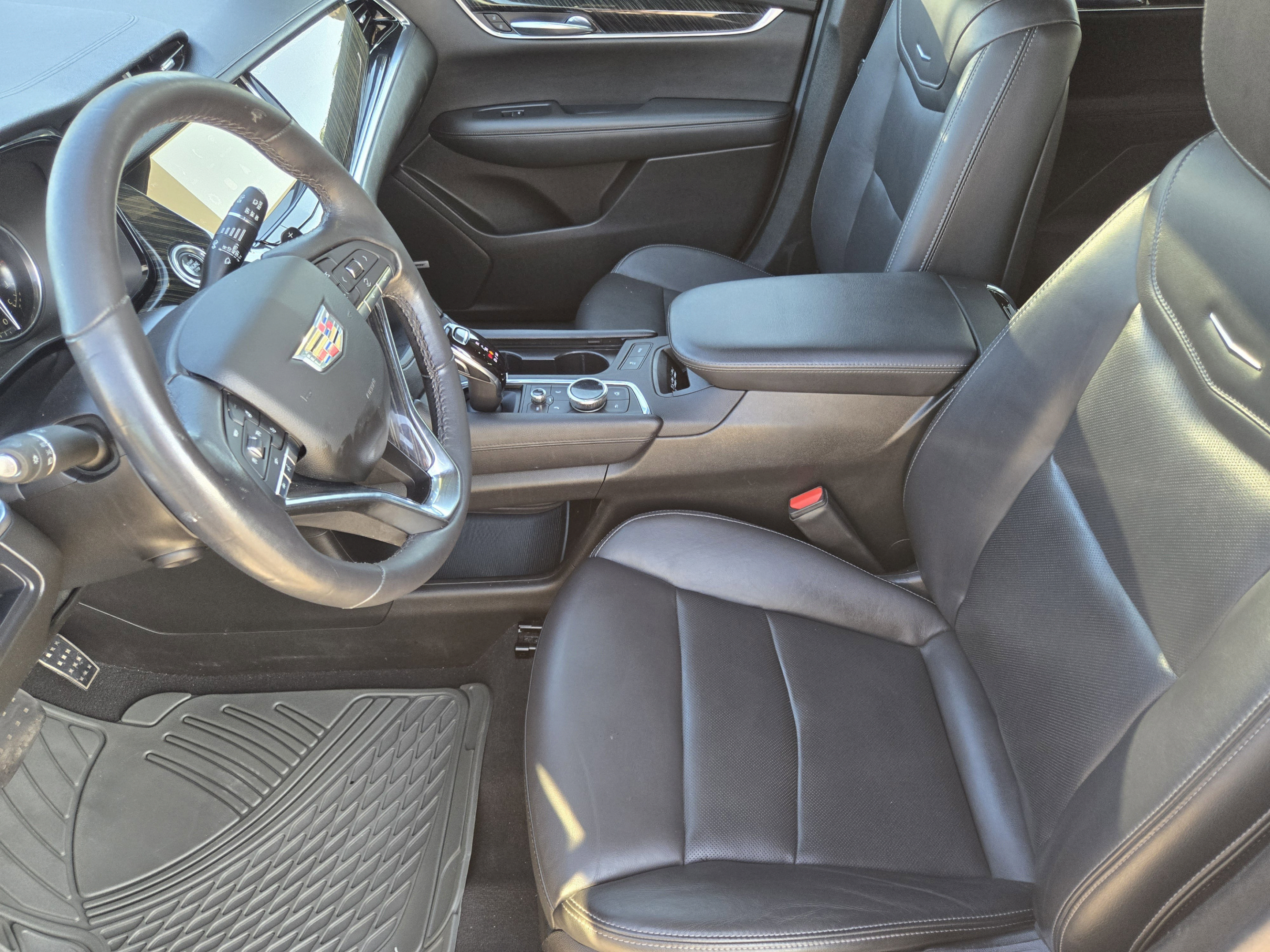 Used 2022 Cadillac XT6 Premium Luxury FWD image 9