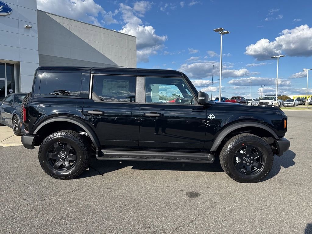 New 2025 Ford Bronco Outer Banks image 2