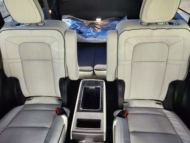 New 2026 Lincoln Aviator Black Label w/ Jet Appearance Package image 14