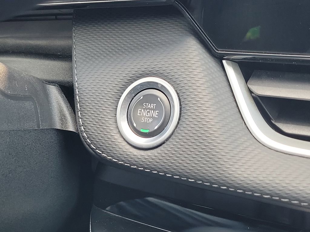 Used 2025 Chevrolet Equinox LT FWD image 33