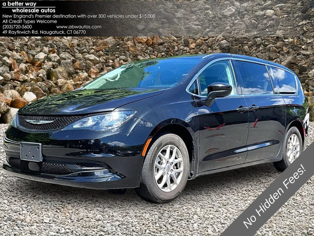 Used 2023 Chrysler Voyager LX FWD image 1
