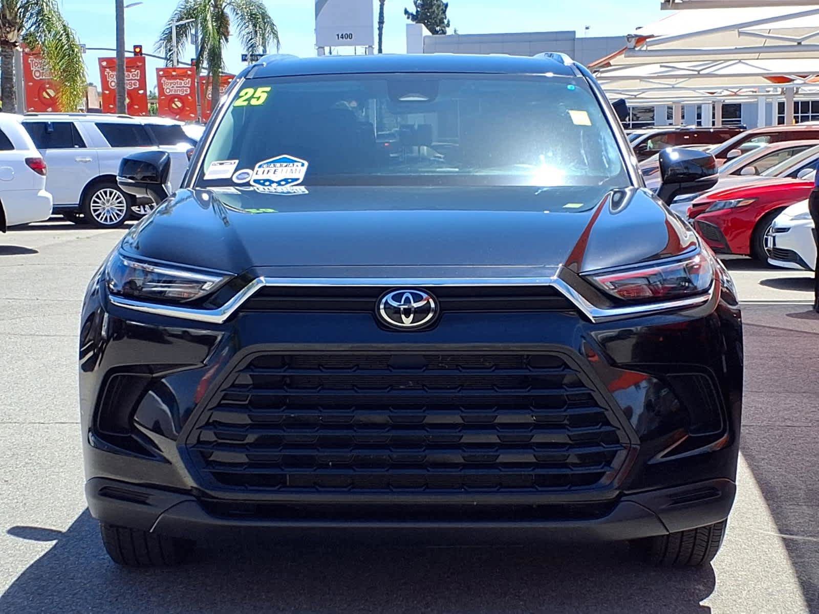 Used 2025 Toyota Grand Highlander FWD image 2
