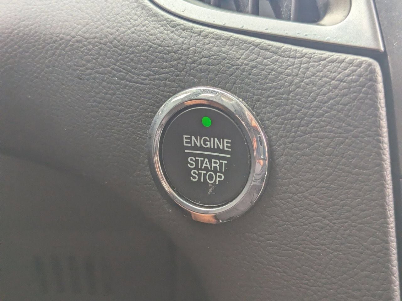 Used 2016 Ford Edge SE image 29