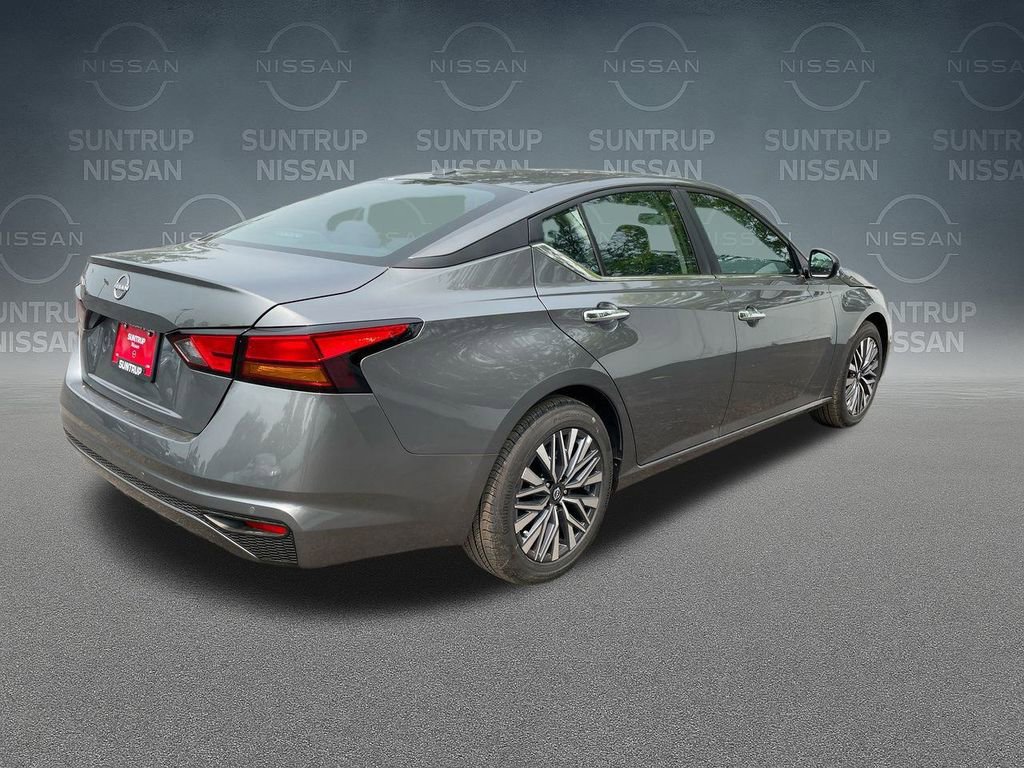 Used 2025 Nissan Altima 2.5 SV image 14