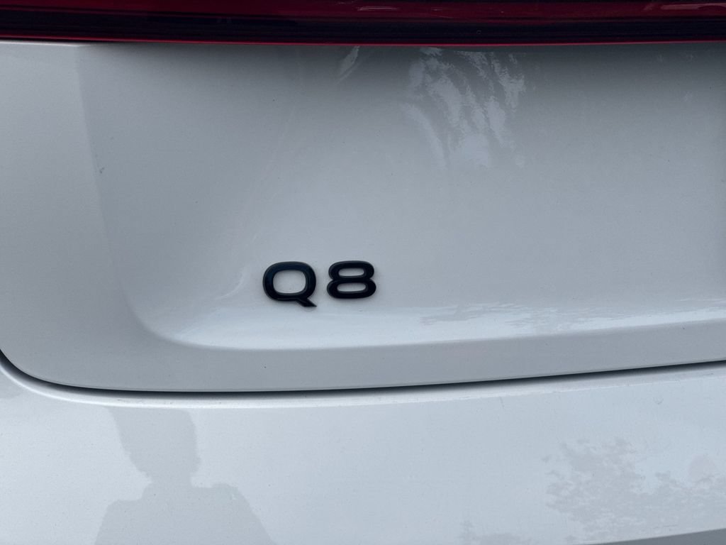 Used 2024 Audi Q8 e-tron Premium Plus AWD/4WD image 38