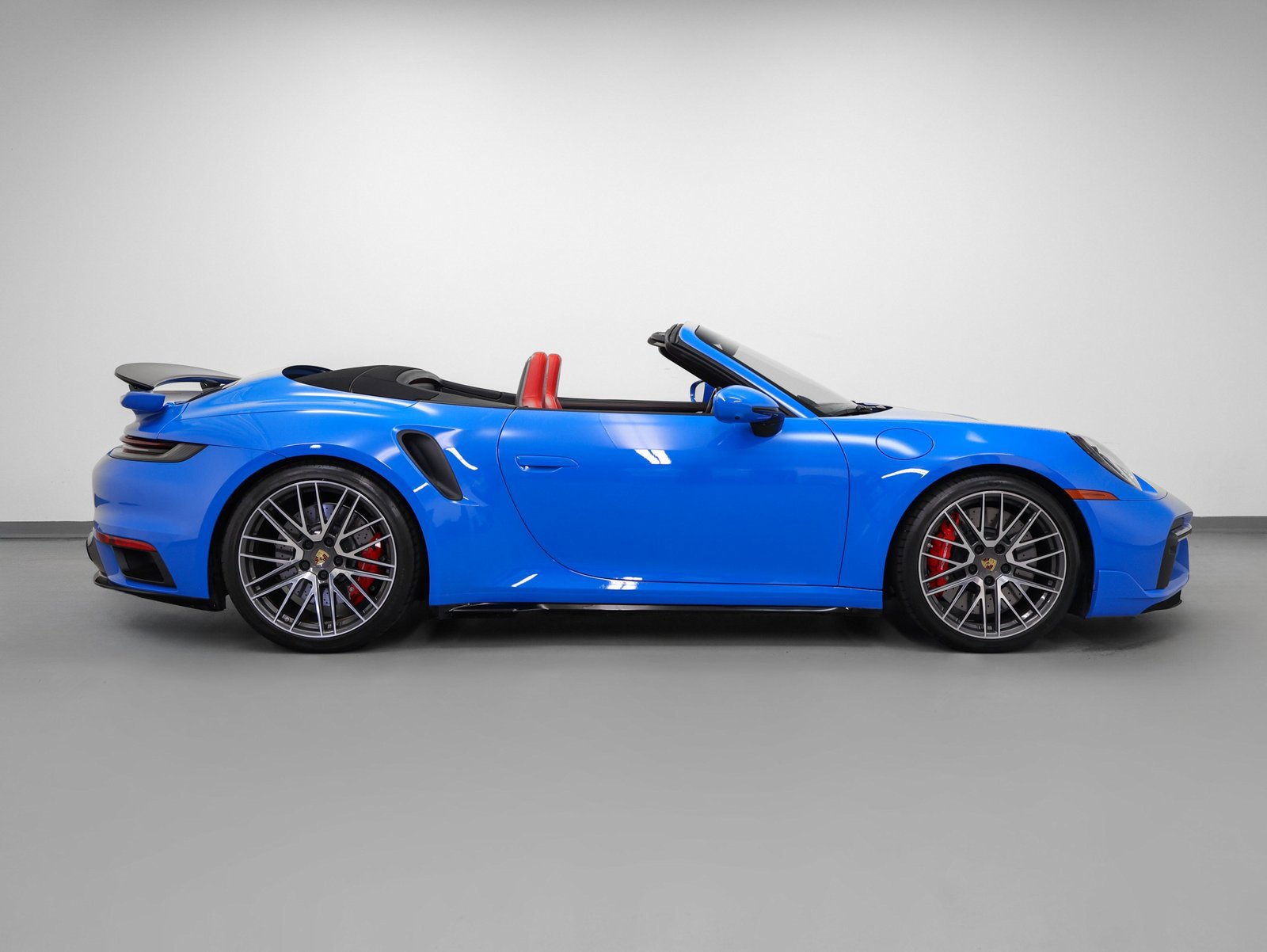 Used 2023 Porsche 911 Turbo image 12