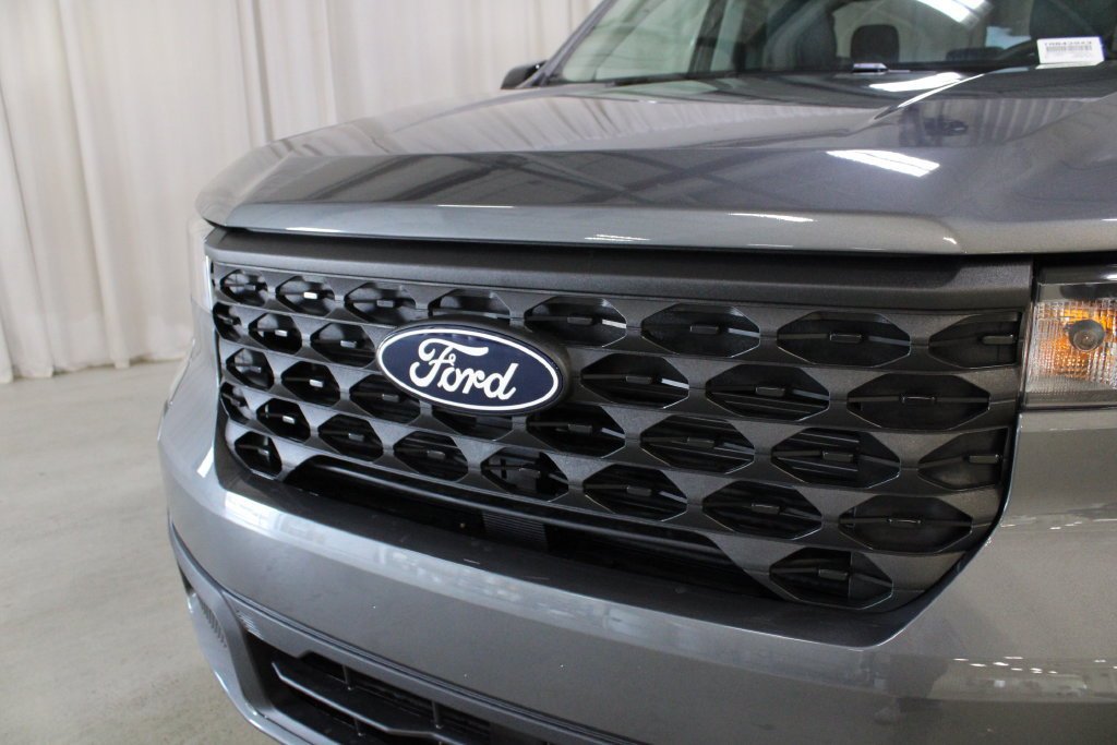 New 2026 Ford Maverick XLT w/ XLT Luxury Package FWD image 32