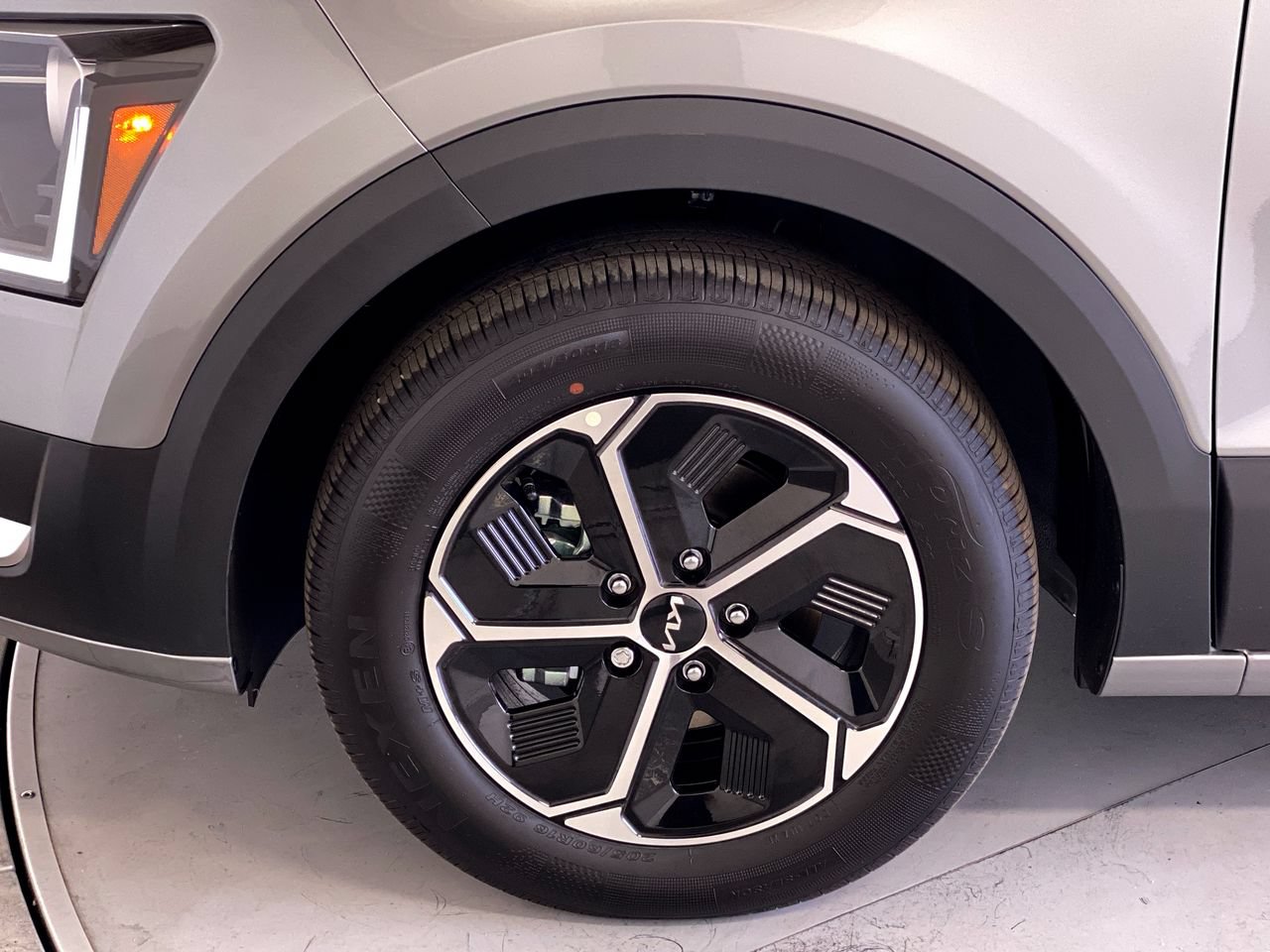 New 2026 Kia Niro EX FWD image 12