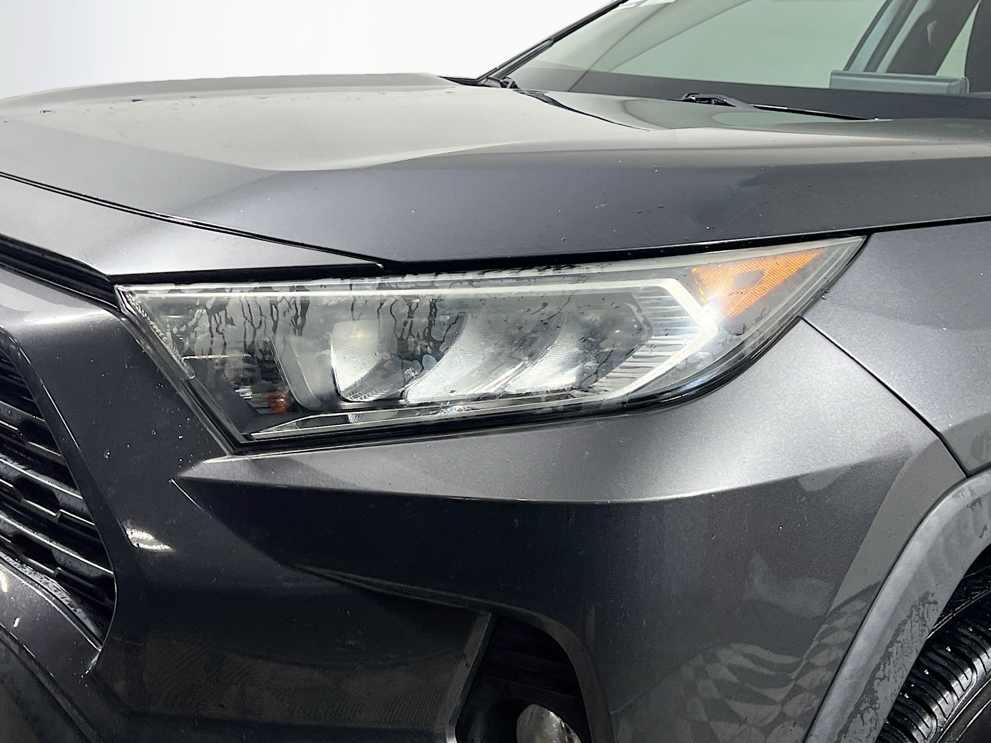 Used 2019 Toyota RAV4 XLE w/ Convenience Package FWD image 12
