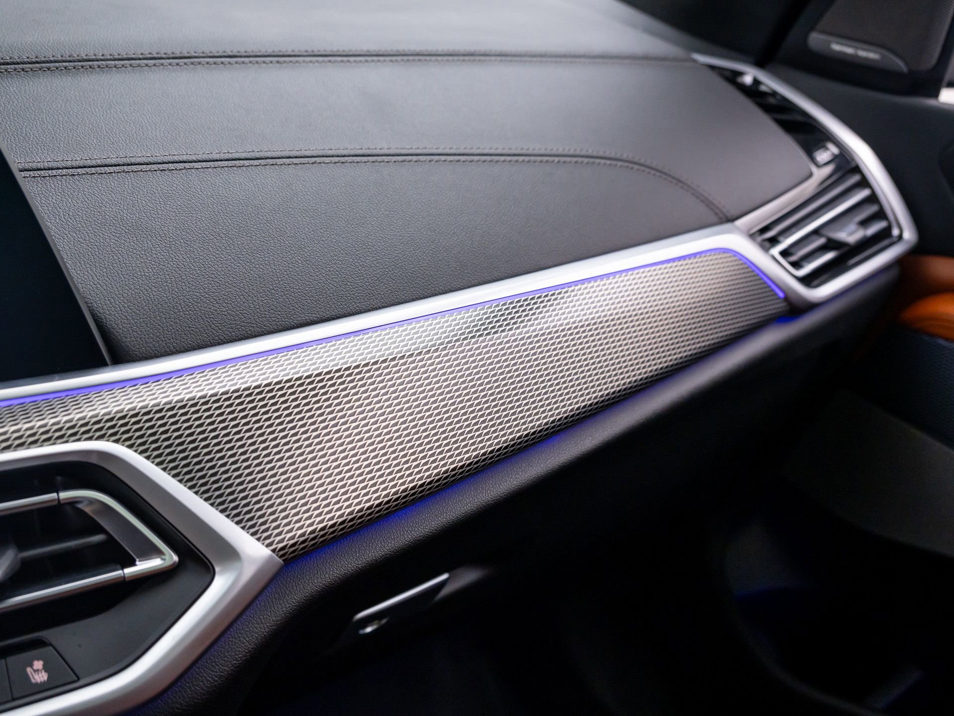 Certified 2023 BMW X5 M50i w/ Executive Package image 37