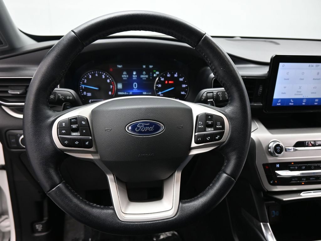 Certified 2021 Ford Explorer XLT RWD image 12