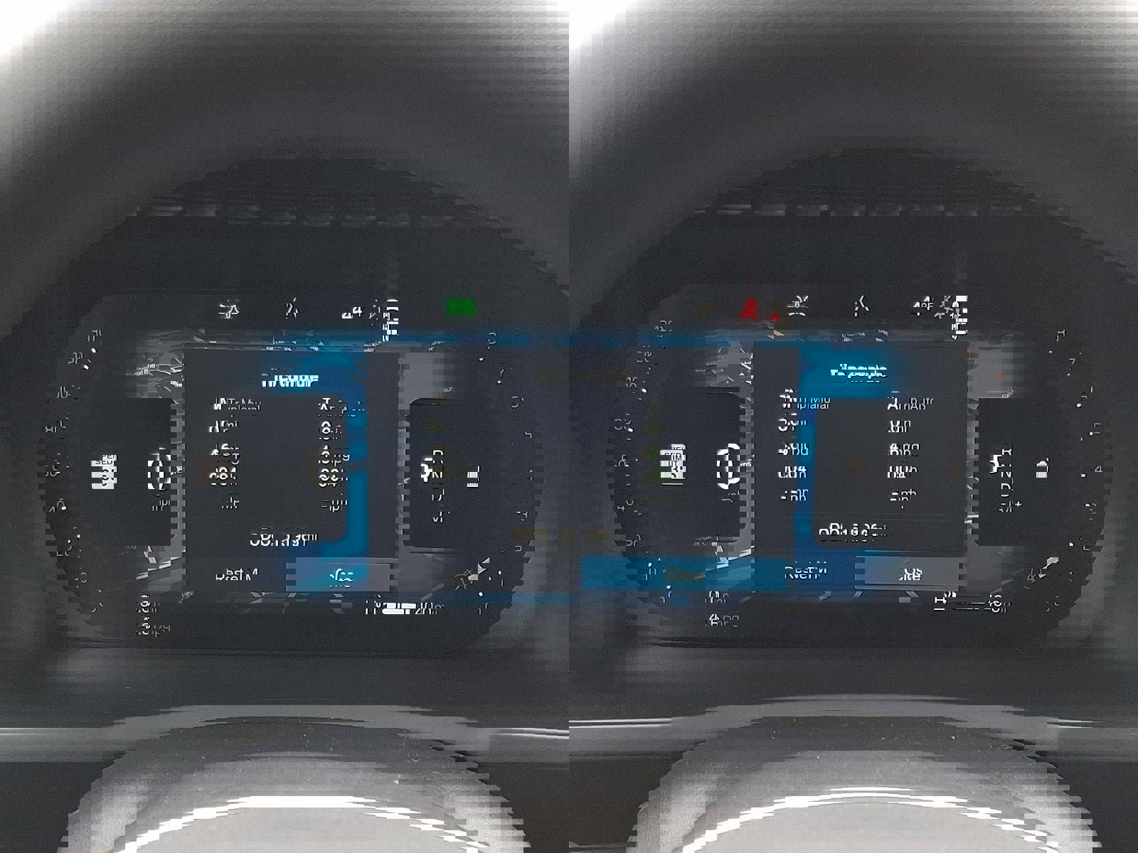 Certified 2025 Volvo XC90 B6 Plus image 23