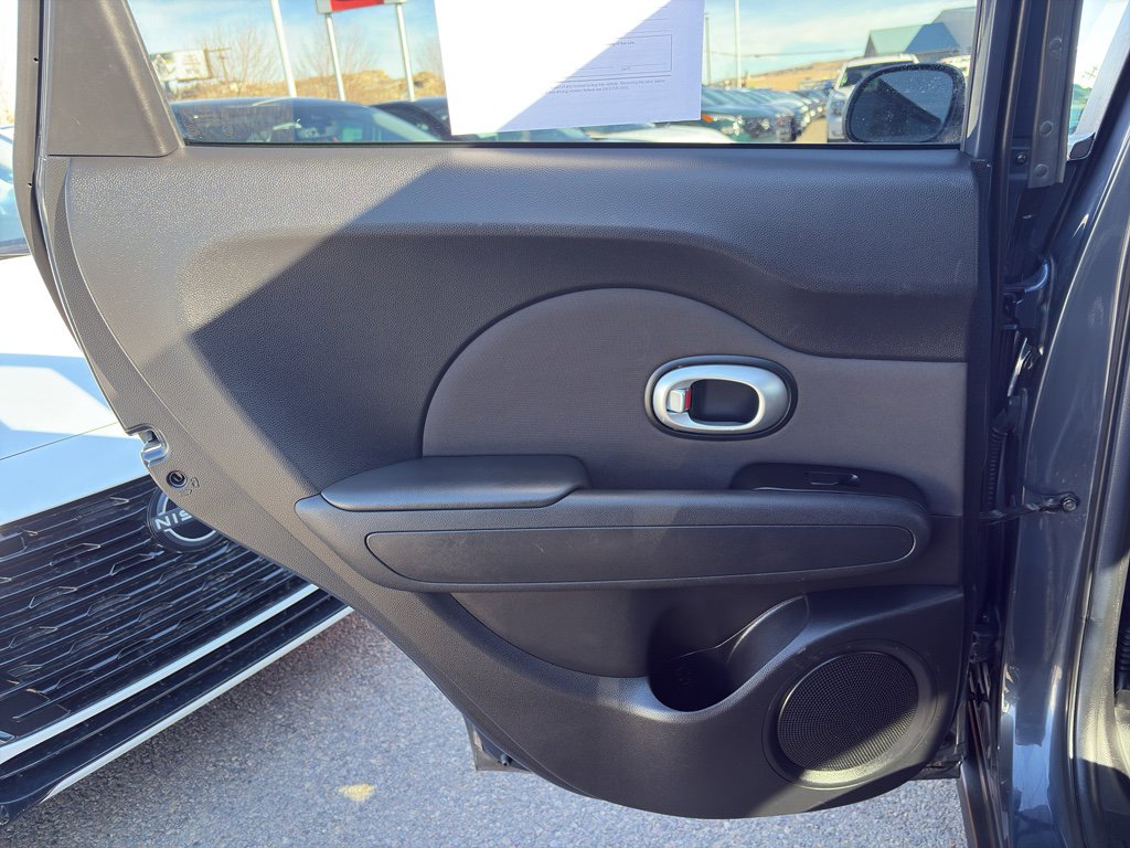Used 2015 Kia Soul + FWD image 11