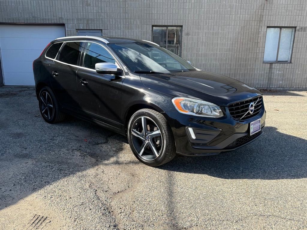 Used 2016 Volvo XC60 T6 R-Design image 8