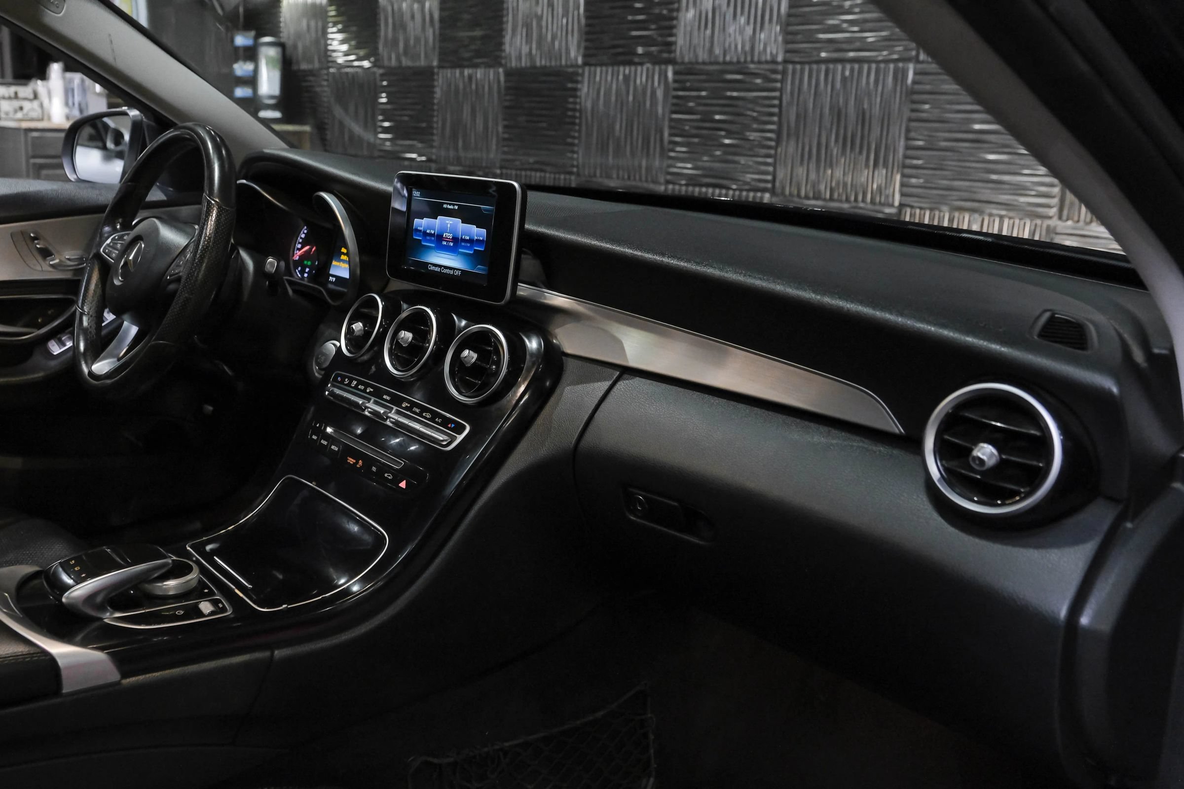 Used 2015 Mercedes-Benz C 300 Sedan image 13