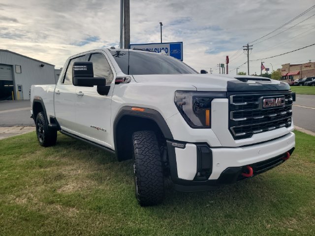 Used 2026 GMC Sierra 3500 AT4 w/ AT4 Premium Plus Package AWD/4WD image 3