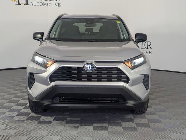 Used 2022 Toyota RAV4 LE image 3
