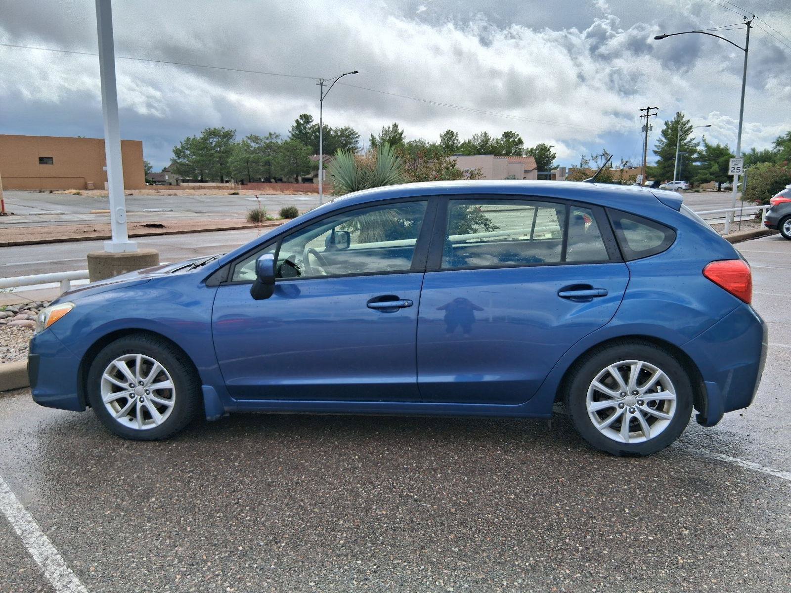 Used 2013 Subaru Impreza 2.0i Premium w/ All-Weather Pkg AWD/4WD image 2