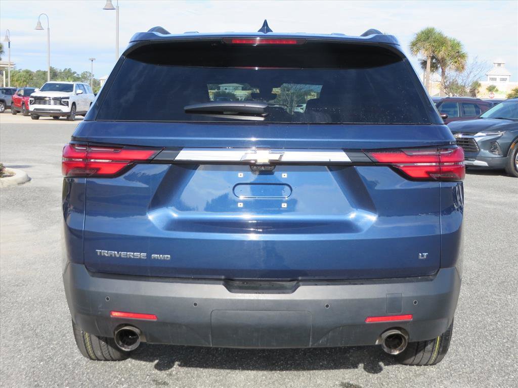 Used 2023 Chevrolet Traverse LT w/ Rear Camera Mirror Package image 5