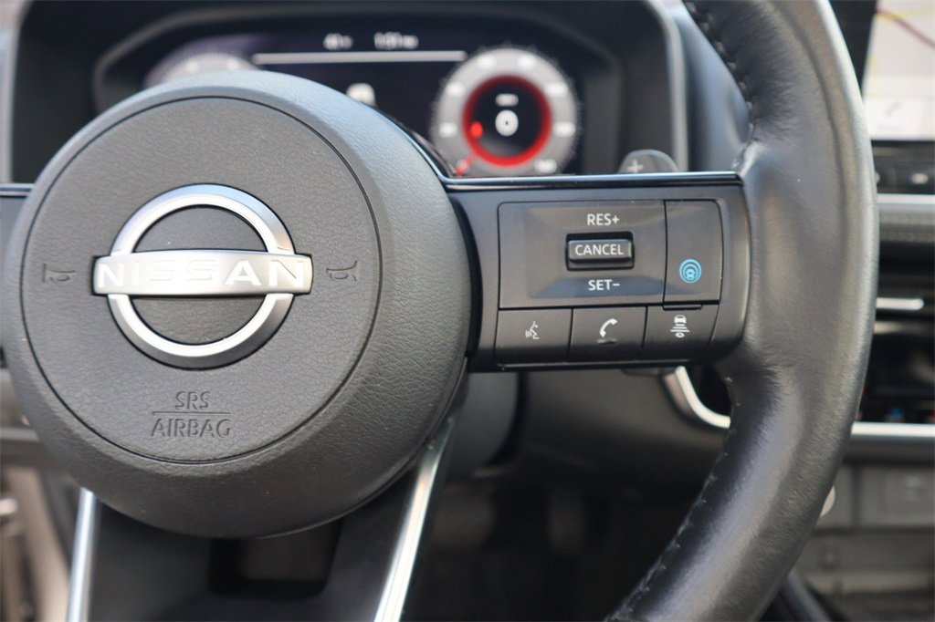 Certified 2022 Nissan Rogue Platinum w/ Head-Up Display Package image 24