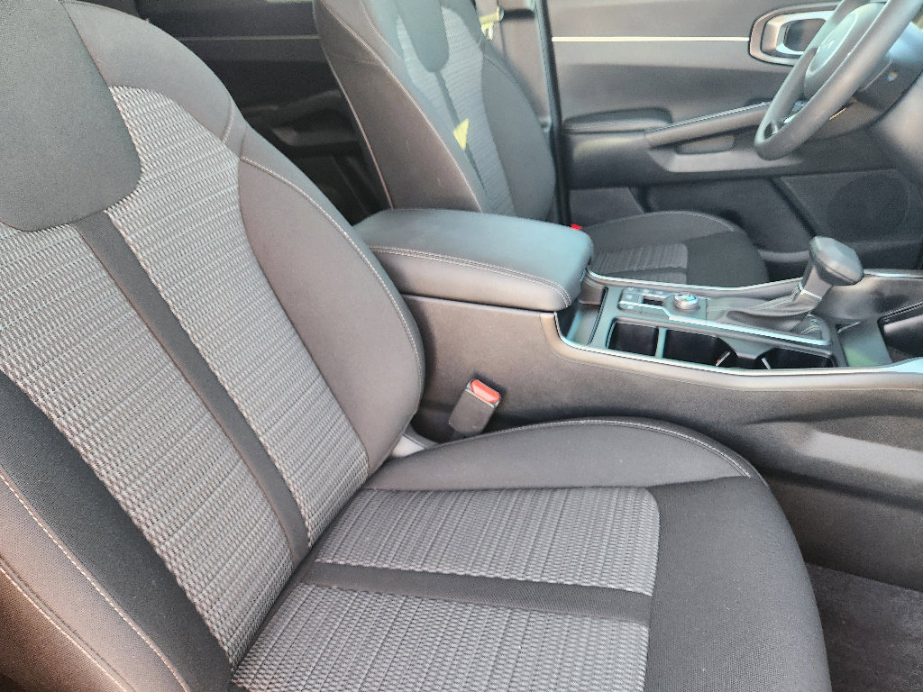 New 2025 Kia Sorento LX image 10