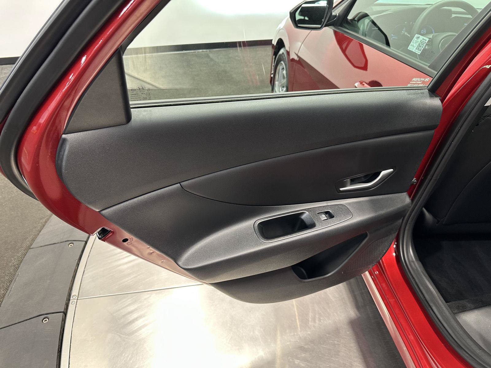 Certified 2024 Hyundai Elantra SE FWD image 24
