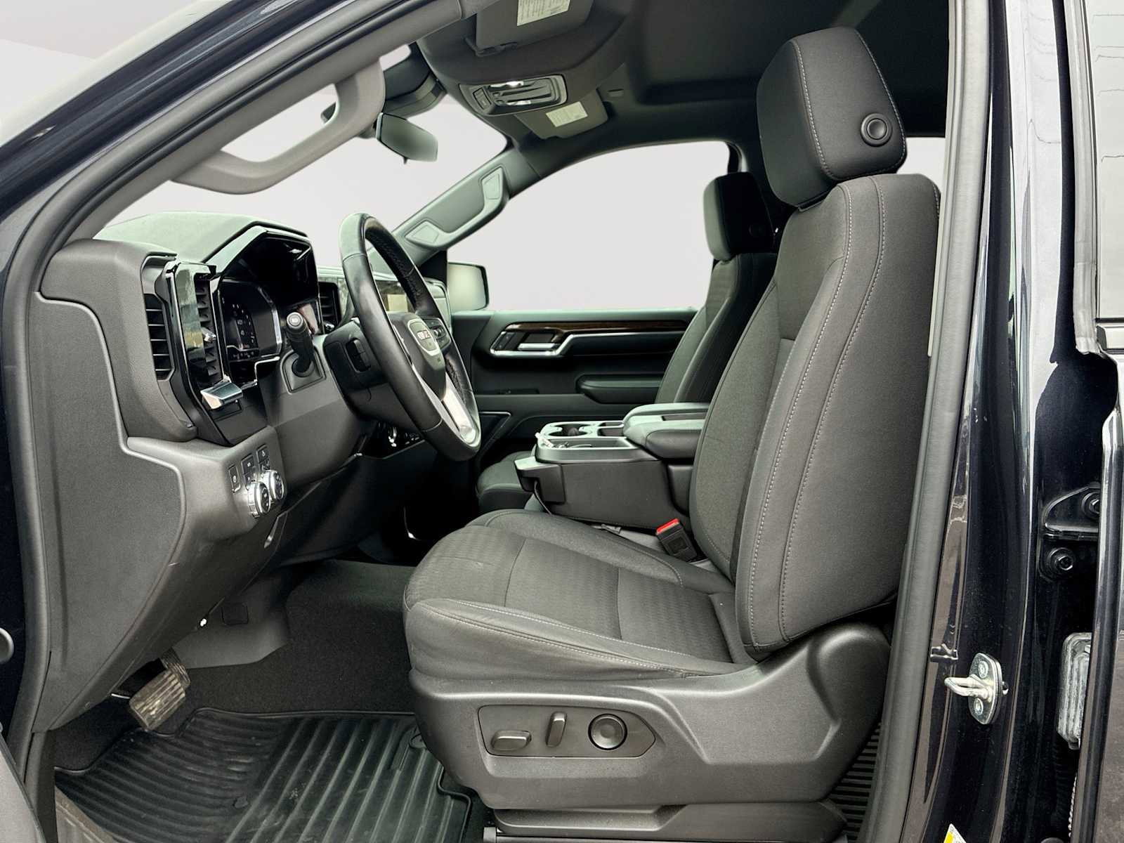 Certified 2024 GMC Sierra 1500 Elevation image 19