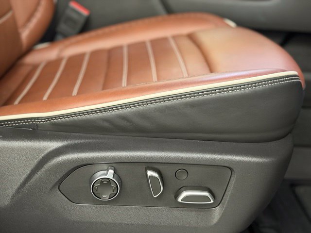 Used 2025 GMC Sierra 2500 Denali Ultimate AWD/4WD image 18