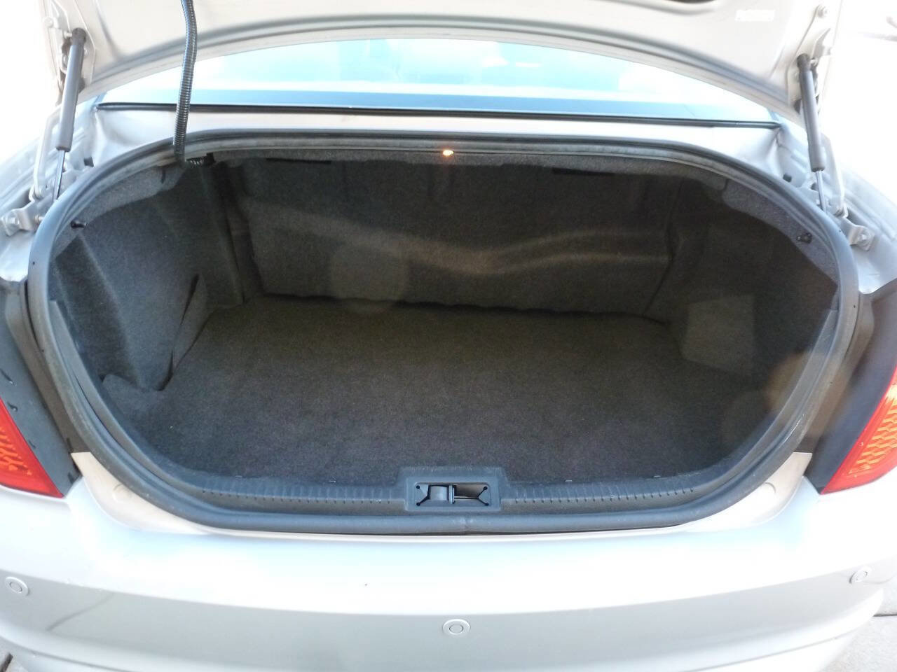 Used 2010 Ford Fusion Hybrid image 17