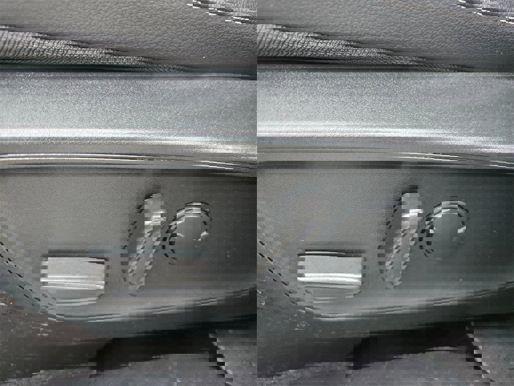 Used 2022 Ford Escape Titanium w/ Class II Trailer Tow Package image 17