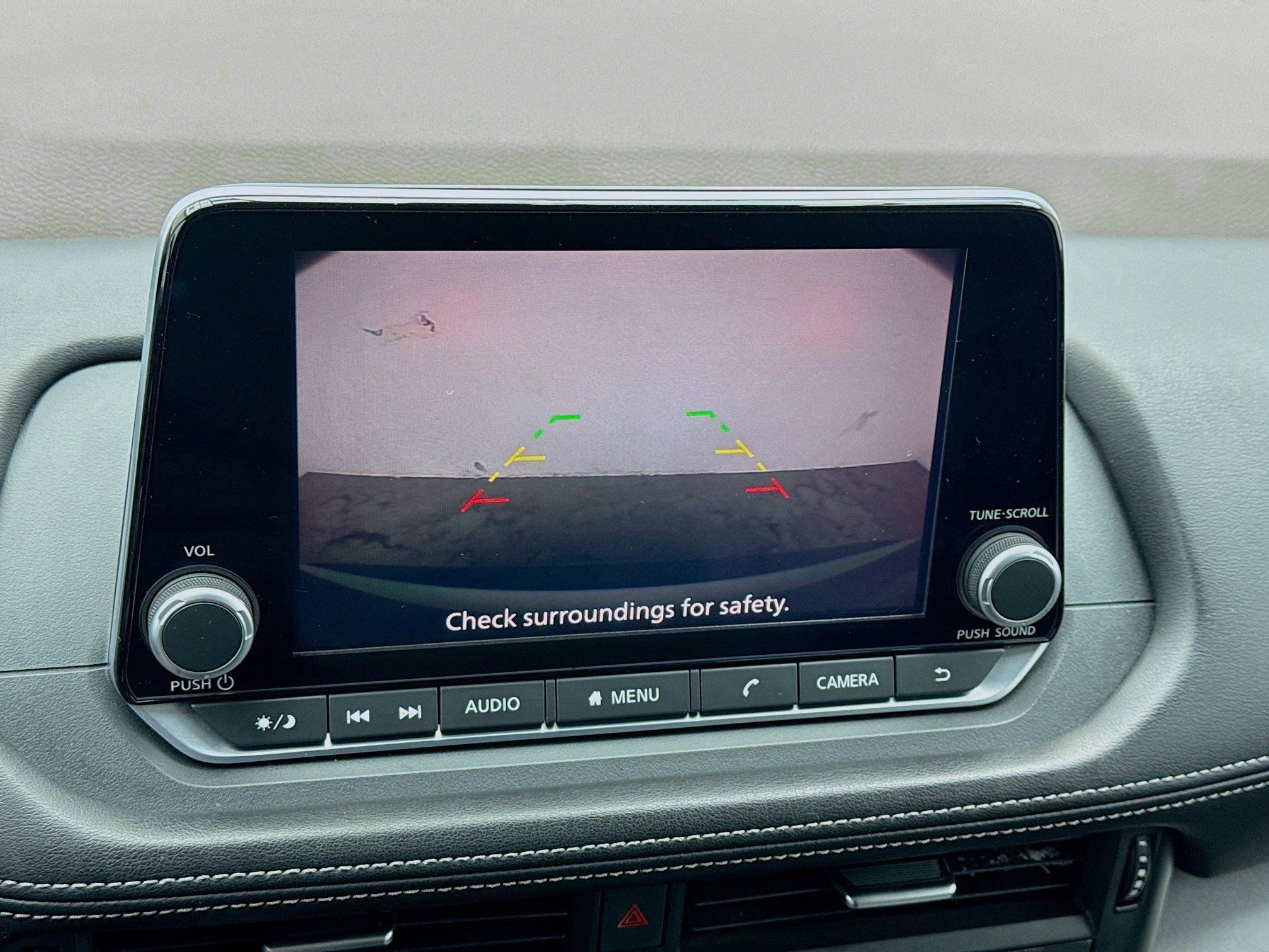 Used 2023 Nissan Rogue SV image 10