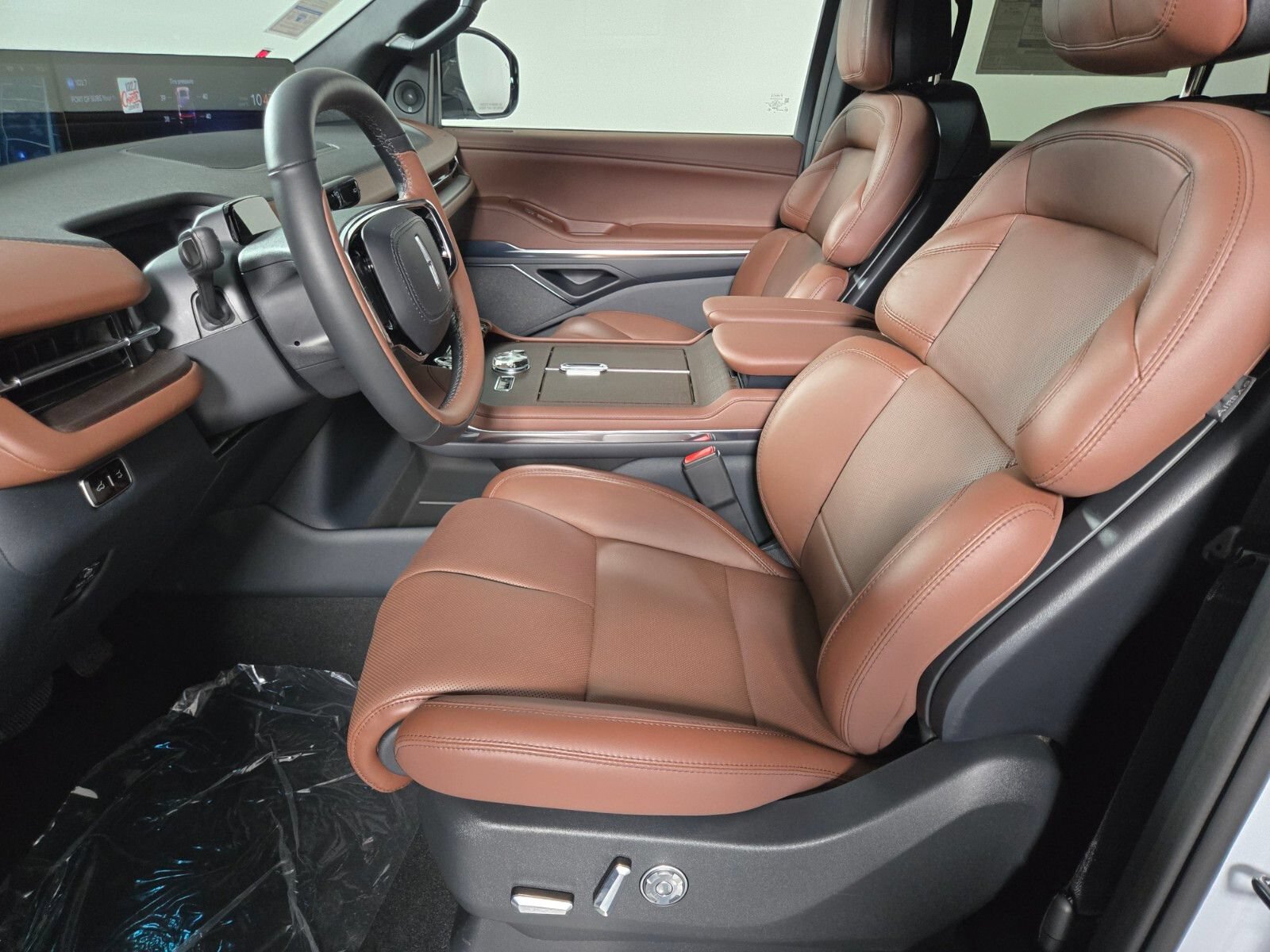 New 2026 Lincoln Navigator L Reserve AWD/4WD image 13