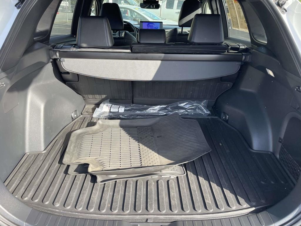 Used 2025 Toyota RAV4 XSE AWD/4WD image 47