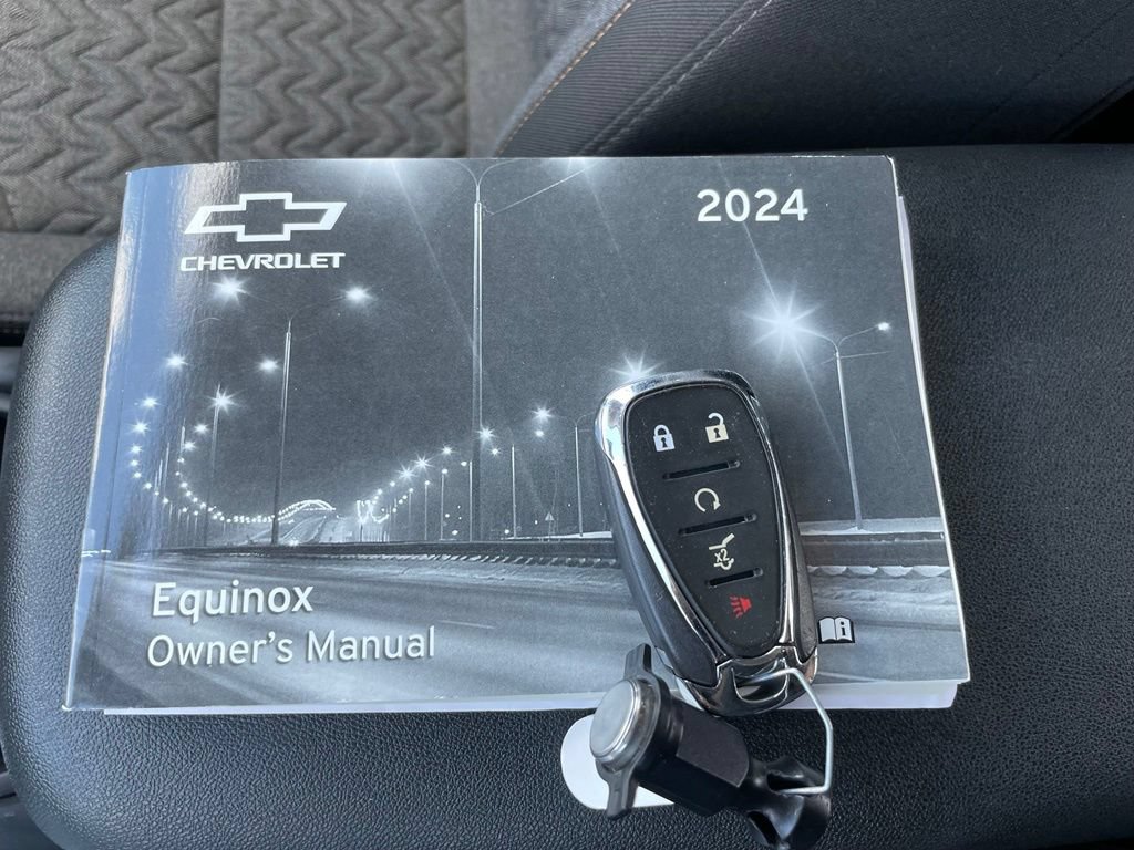 Used 2024 Chevrolet Equinox LT AWD/4WD image 37
