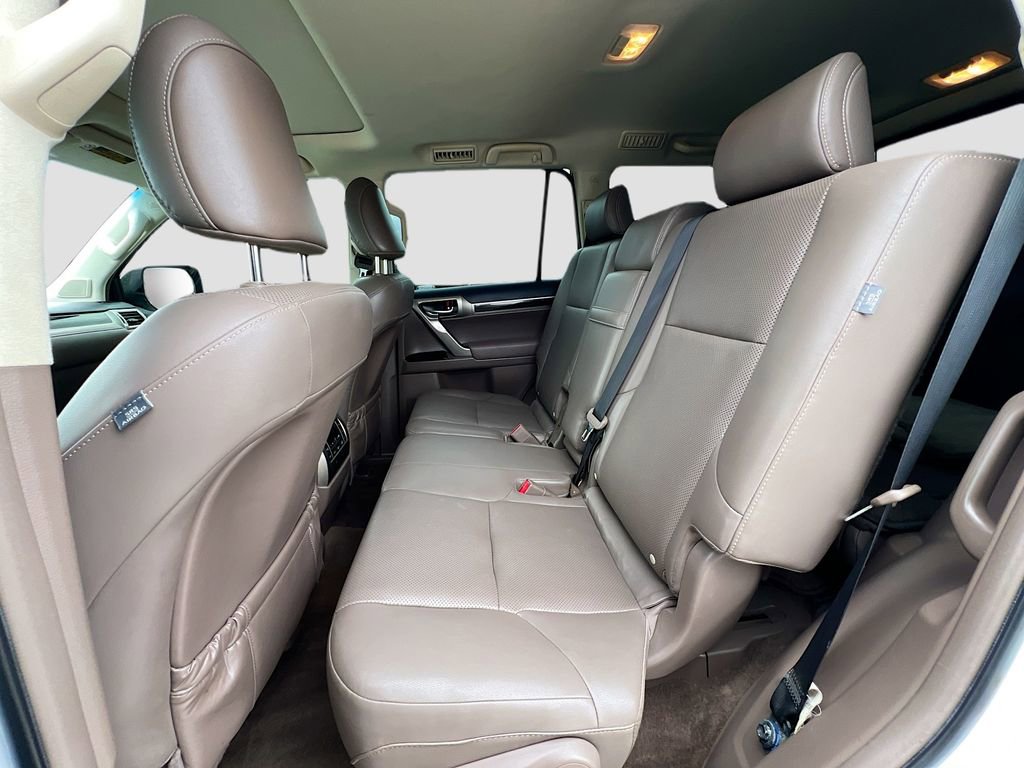 Used 2016 Lexus GX 460 w/ Comfort Package image 24
