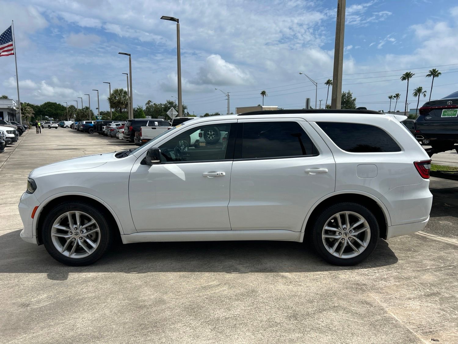 Used 2024 Dodge Durango GT RWD image 2