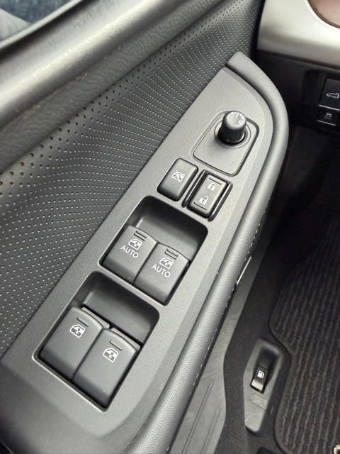 Used 2017 Subaru Outback 2.5i Limited image 17