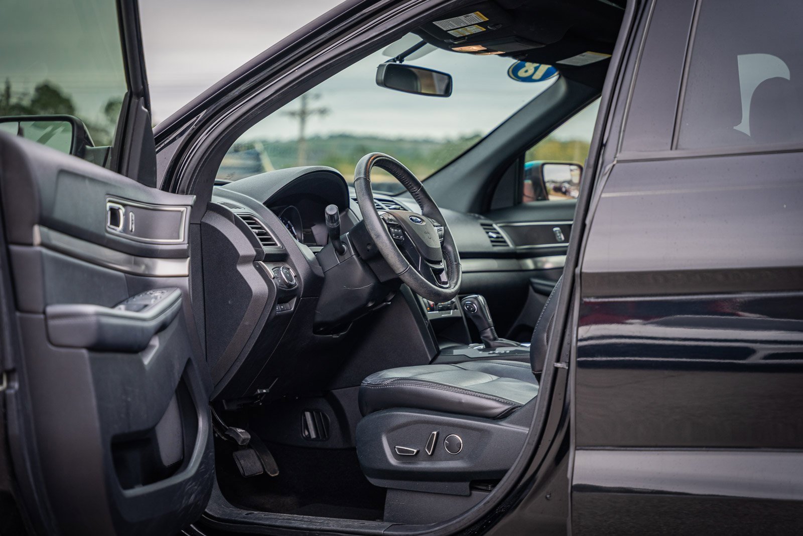 Certified 2018 Ford Explorer XLT w/ Equipment Group 202A image 18