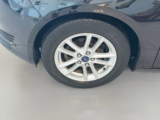 Used 2015 Ford Focus SE w/ SE Cold Weather Package image 25