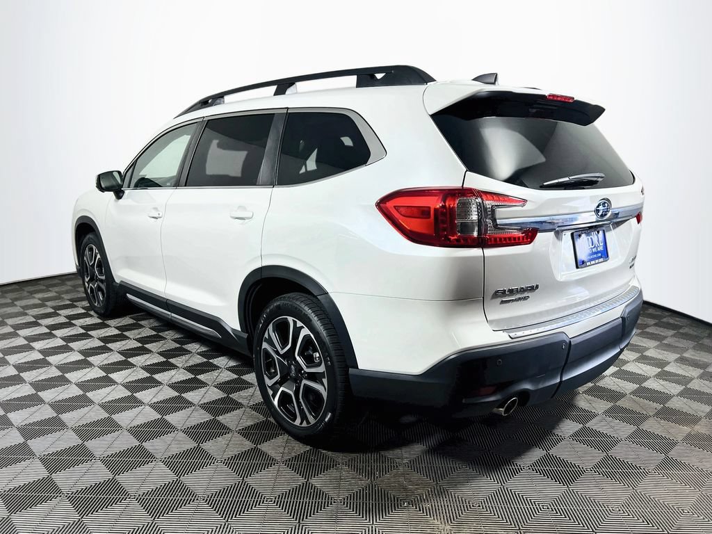 Used 2023 Subaru Ascent Limited w/ Technology Package AWD/4WD image 5