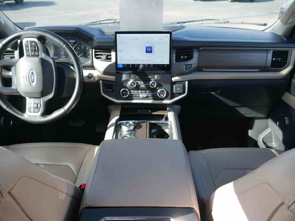 Used 2023 Ford Expedition Max Limited image 5