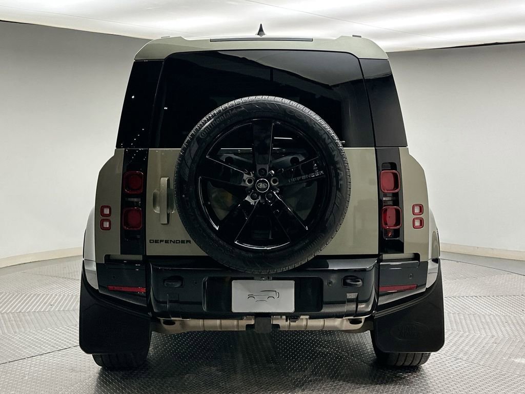Certified 2024 Land Rover Defender 110 X-Dynamic SE AWD/4WD image 12
